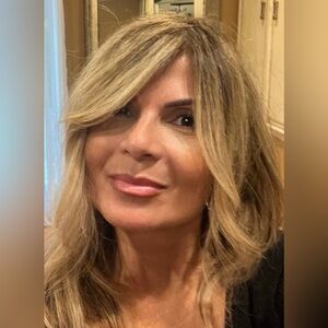 Meet your Posher, Gloria